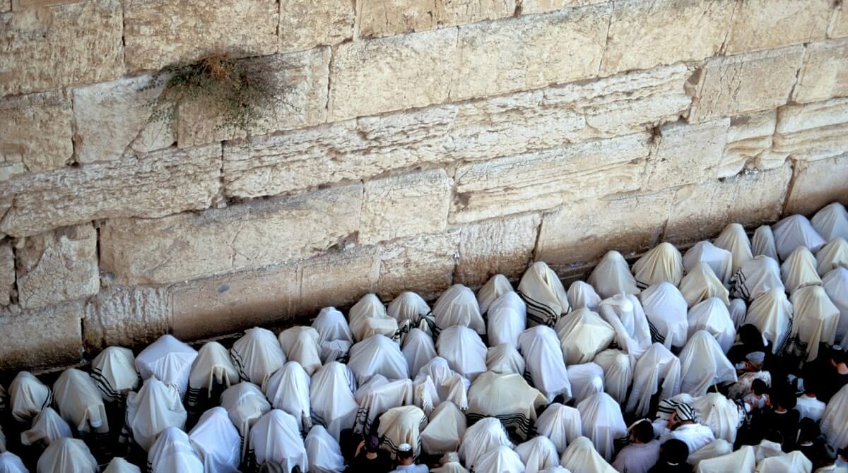 Priestly blessing at the Western Wall on Sukkot