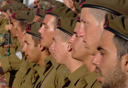 soldiers-197797_1920.jpg